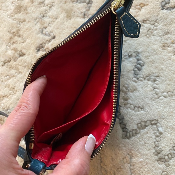 Dooney & Bourke wristlet - Picture 4 of 7